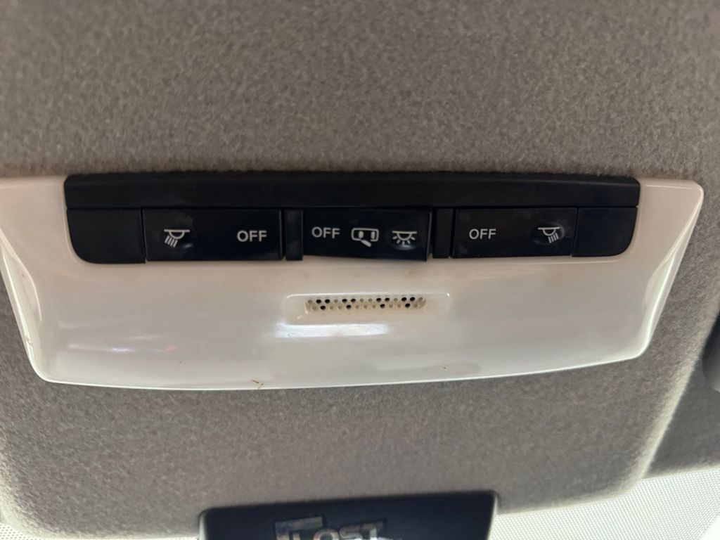 2021 Nissan Kicks S photo 28