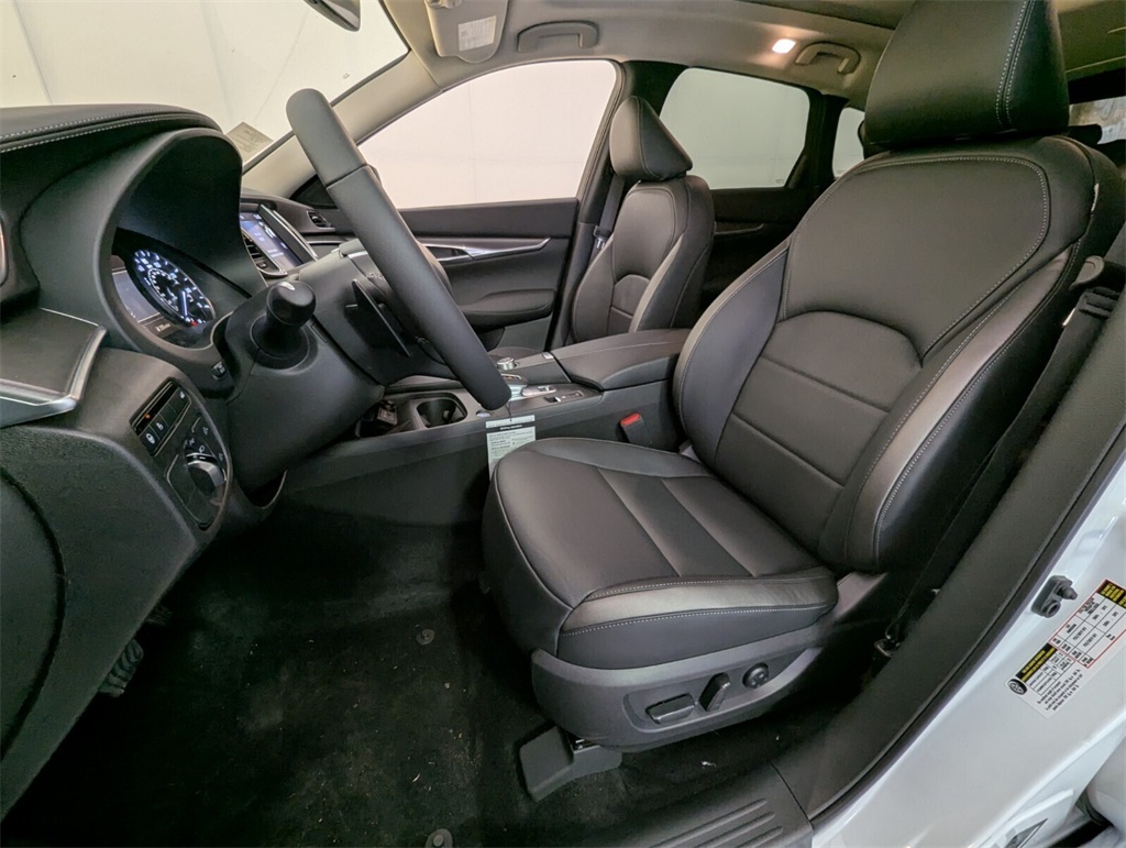 2025 Infiniti QX50 Luxe AWD photo 5
