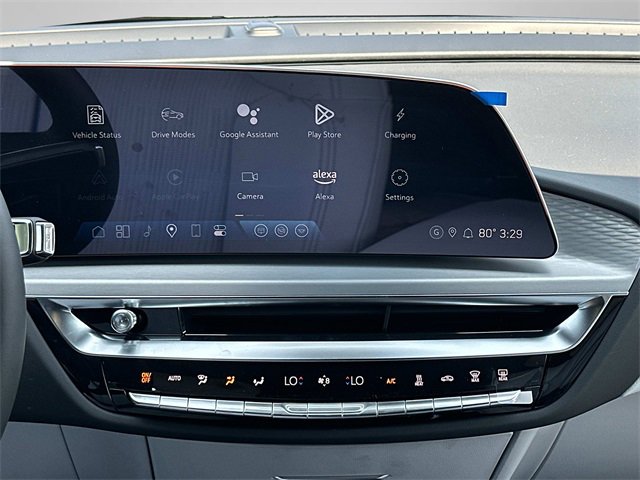2025 Cadillac Lyriq Luxury photo 3