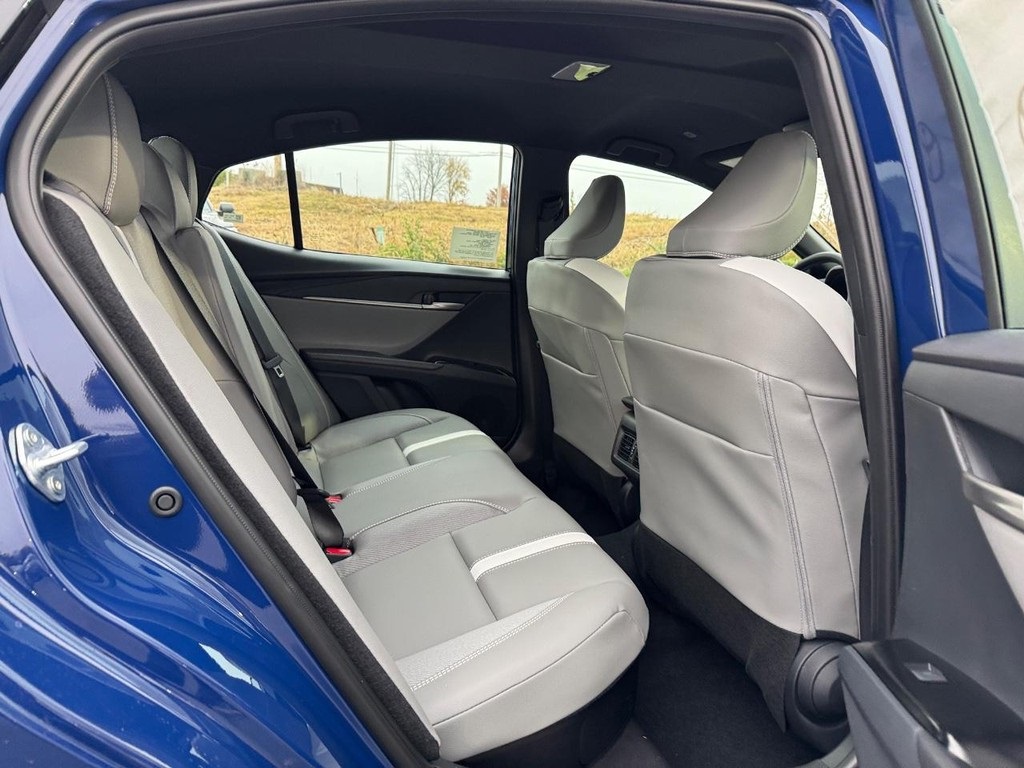 2026 Toyota Camry SE photo 4