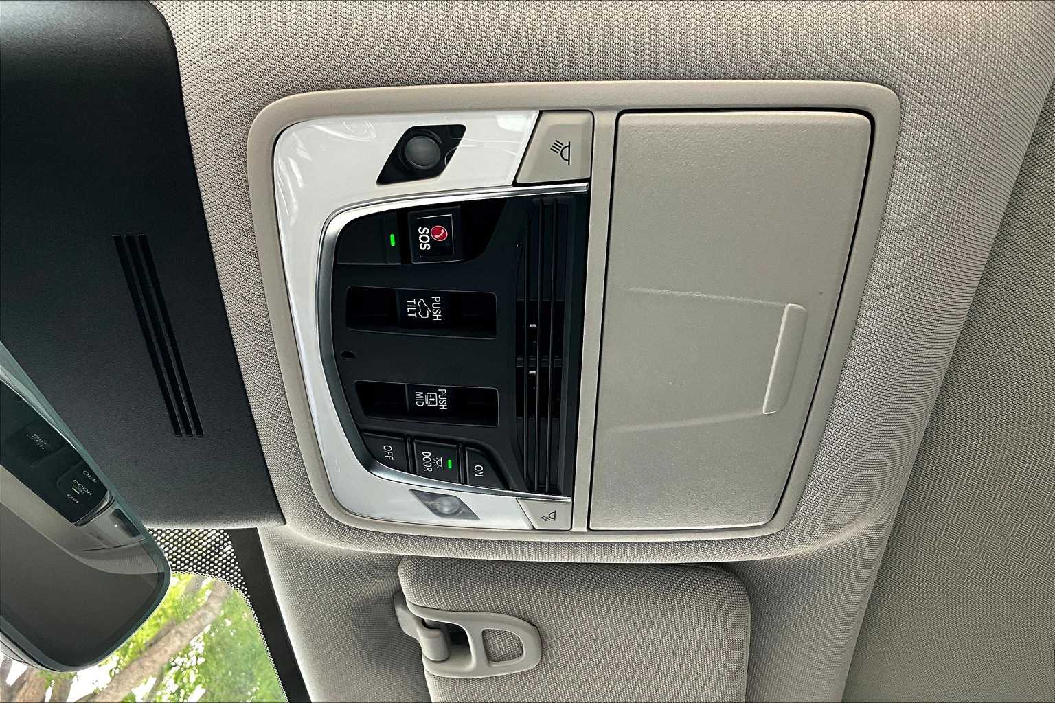 2025 Acura MDX SH-AWD photo 33