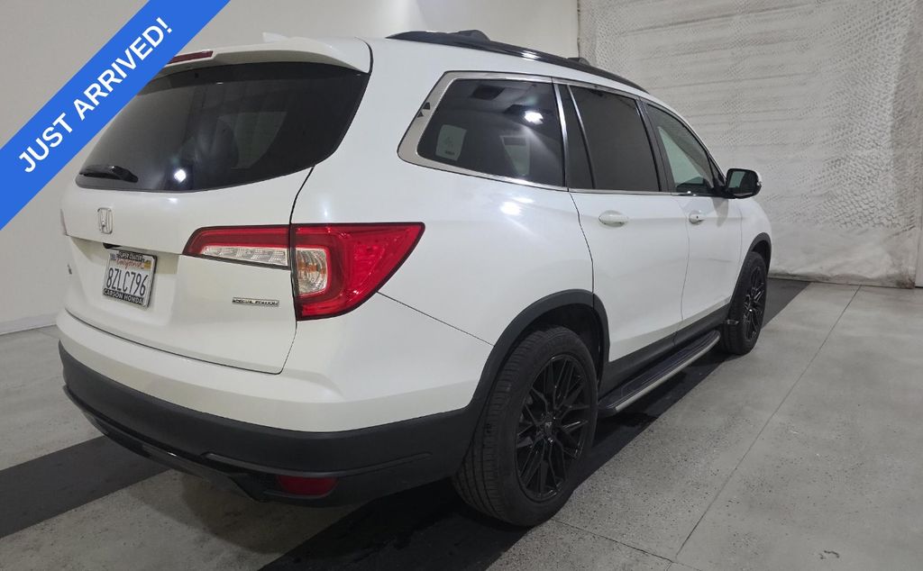 2022 Honda Pilot Special Edition photo 3