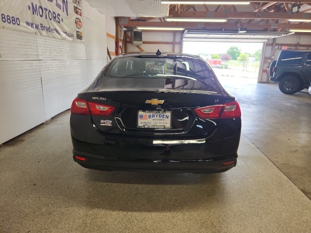 2024 Chevrolet Malibu 1LT photo 2