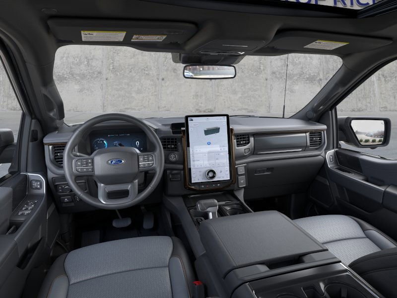 2025 Ford F-150 Lightning Lariat photo 7