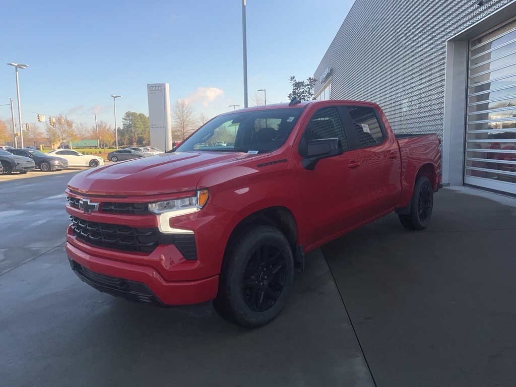 2023 Chevrolet Silverado 1500 RST photo 2
