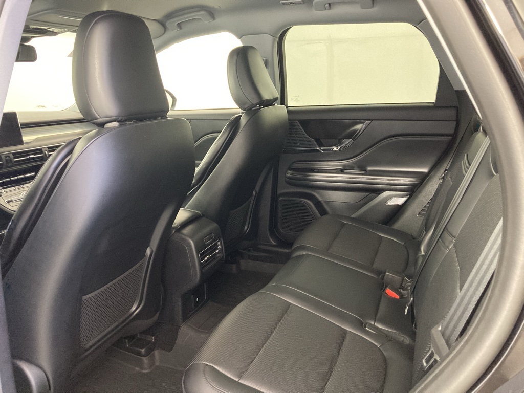 2022 Lincoln Corsair Standard photo 13