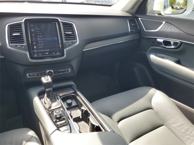 2020 Volvo XC90 T6 Momentum photo 11