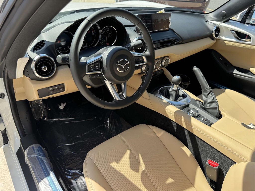 2025 Mazda MX-5 Miata Miata Grand Touring photo 2