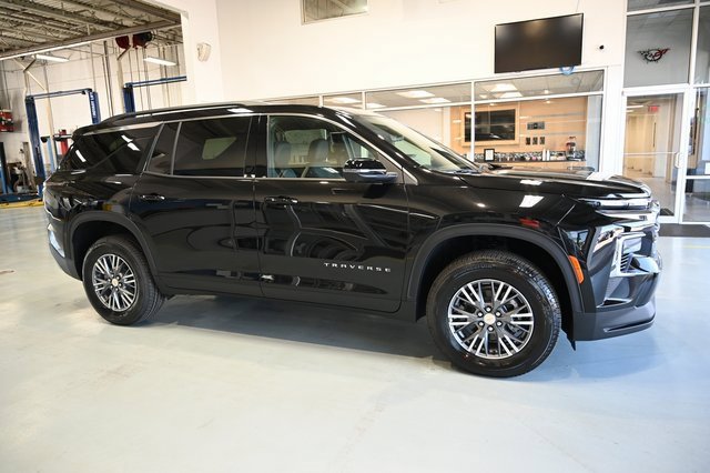 2026 Chevrolet Traverse photo 4