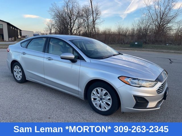 2019 Ford Fusion S's photo