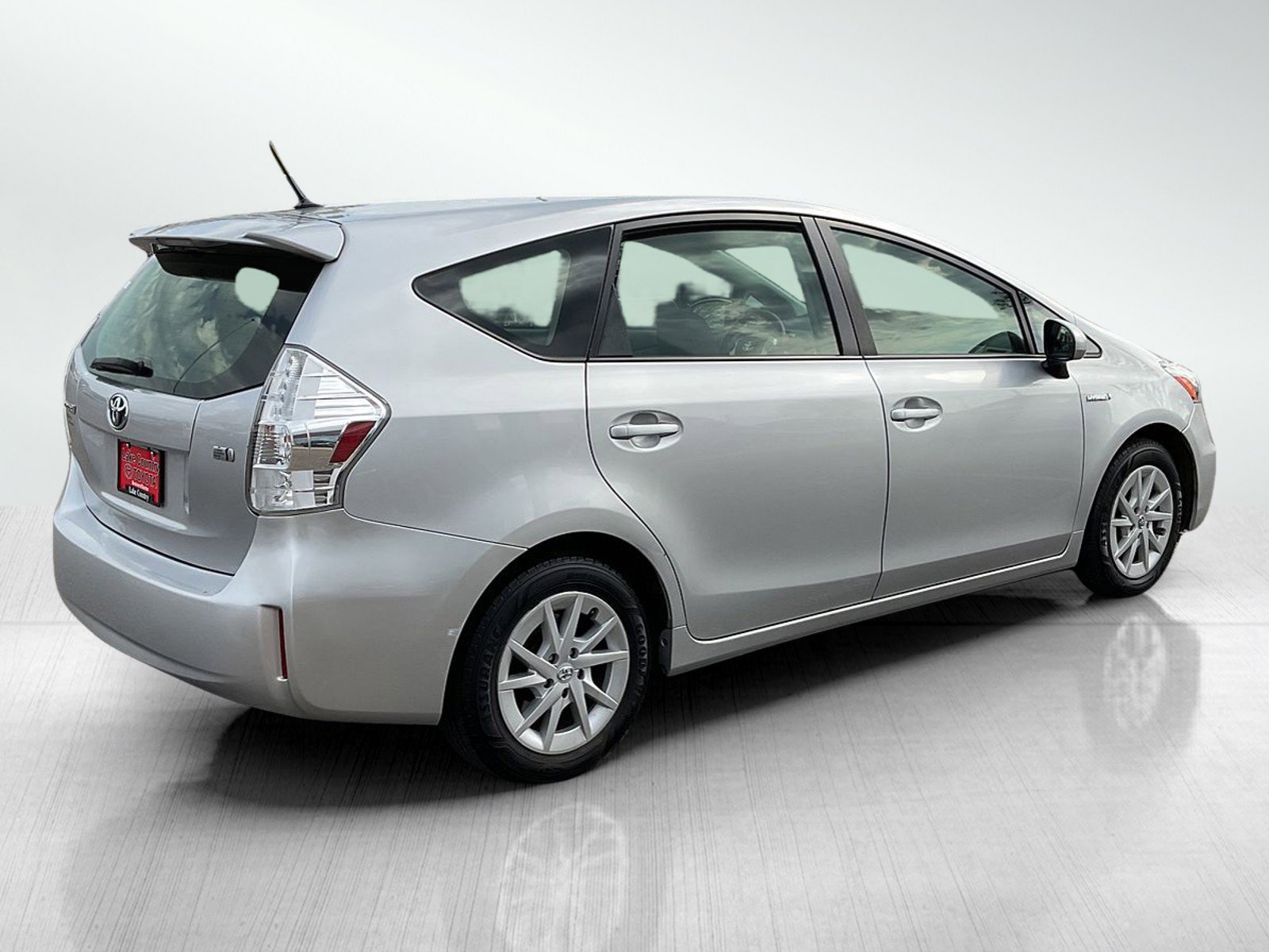 2012 Toyota Prius V Two photo 5