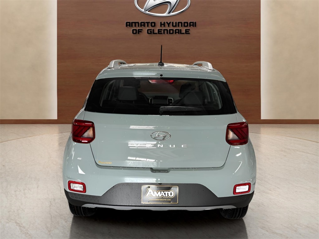 2025 Hyundai Venue Limited photo 4