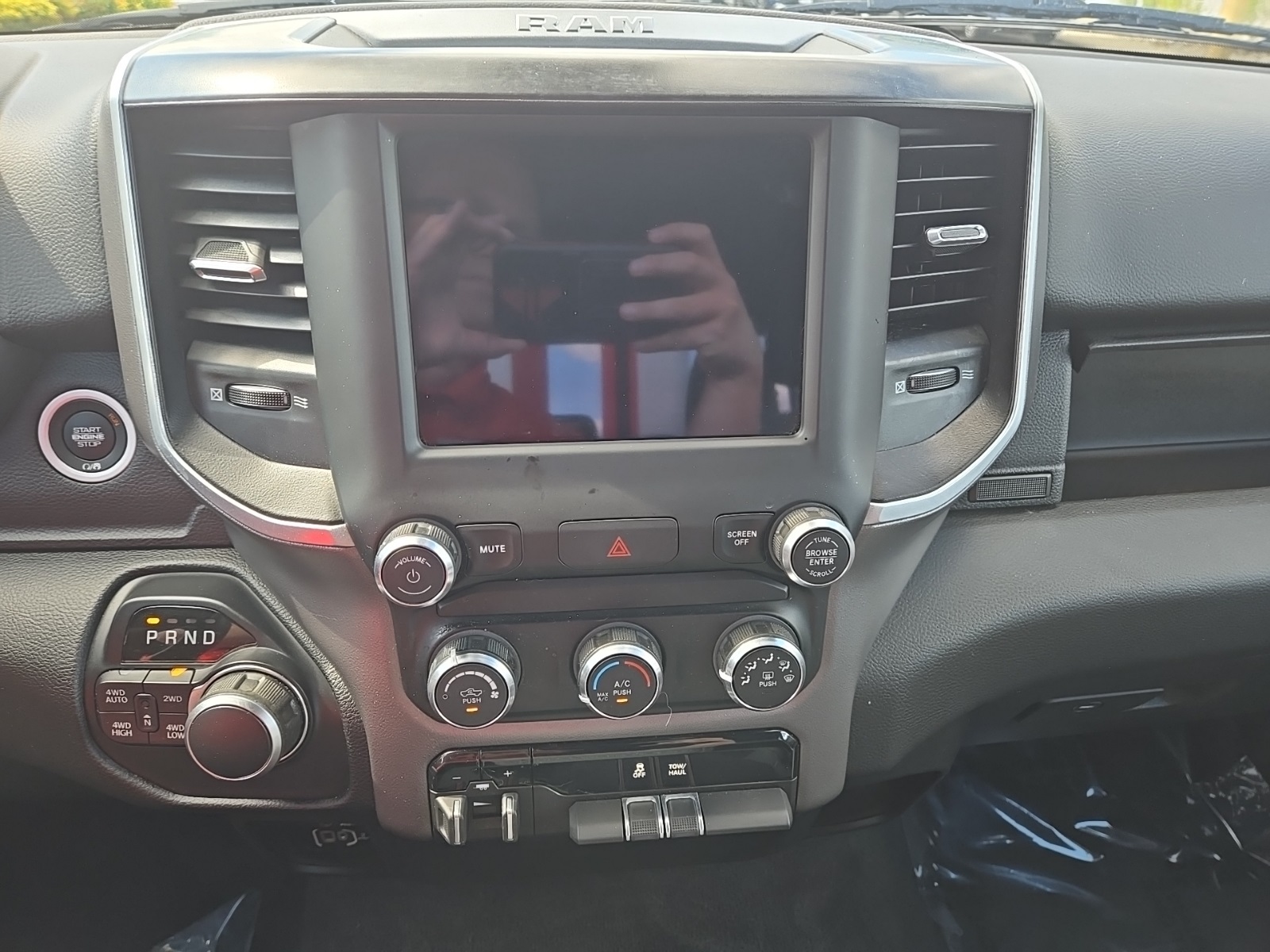2021 Ram 1500 Big Horn Lone Star photo 3