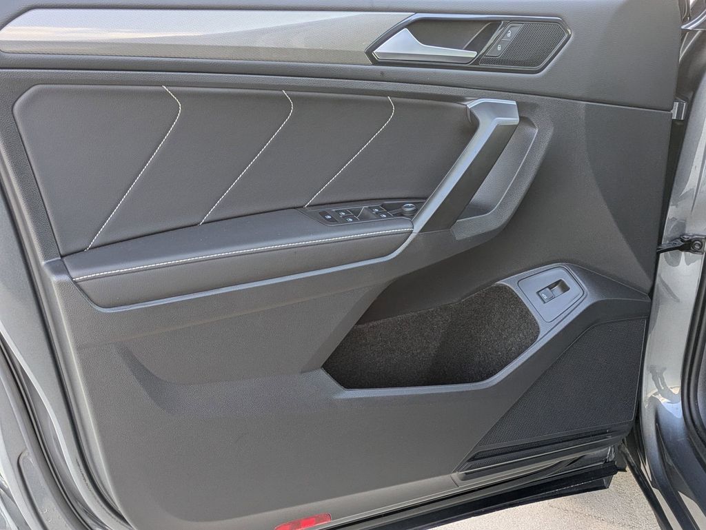 2024 Volkswagen Tiguan SE Wolfsburg Edition photo 11