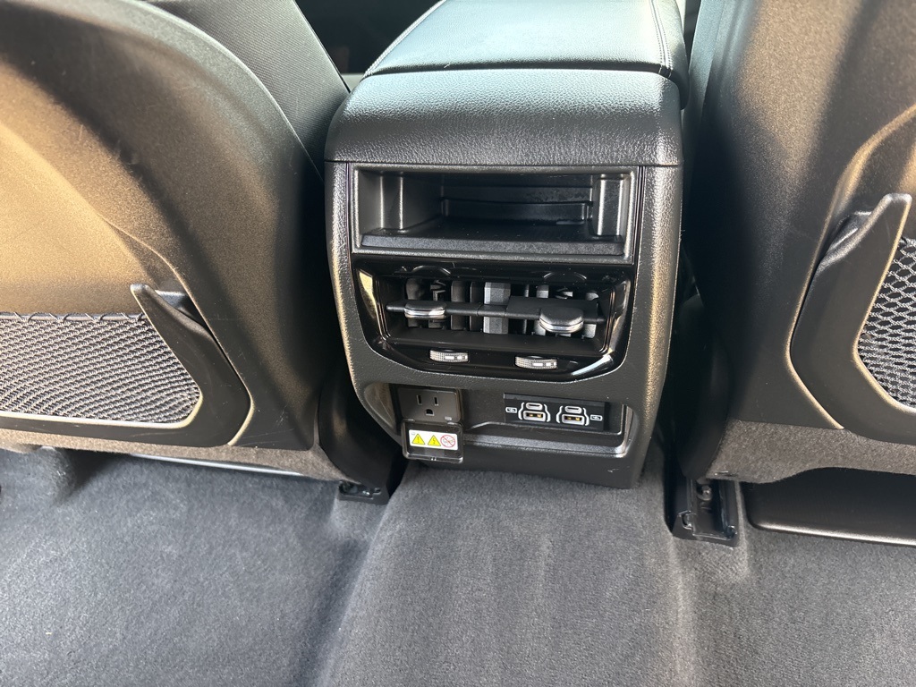 2024 Jeep Grand Cherokee Altitude photo 28