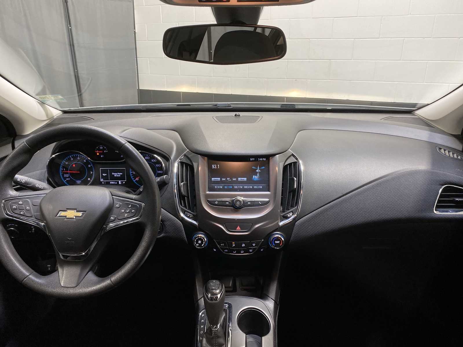 2017 Chevrolet Cruze LT photo 10
