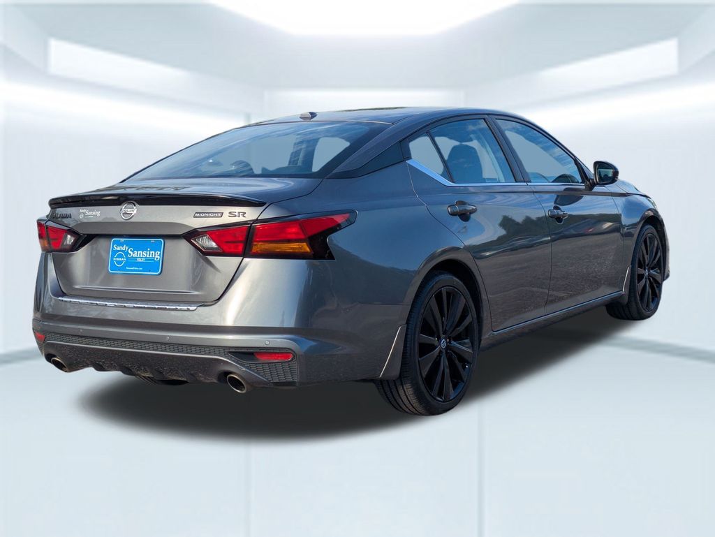 2022 Nissan Altima 2.5 SR photo 5