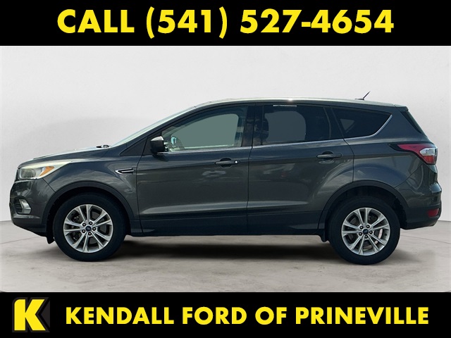 Used 2017 Ford Escape SE with VIN 1FMCU9G99HUC53425 for sale in Bend, OR