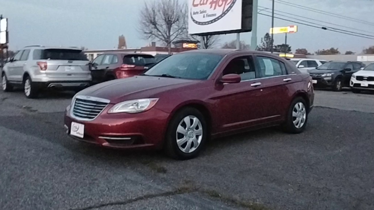 2014 Chrysler 200 LX photo 4