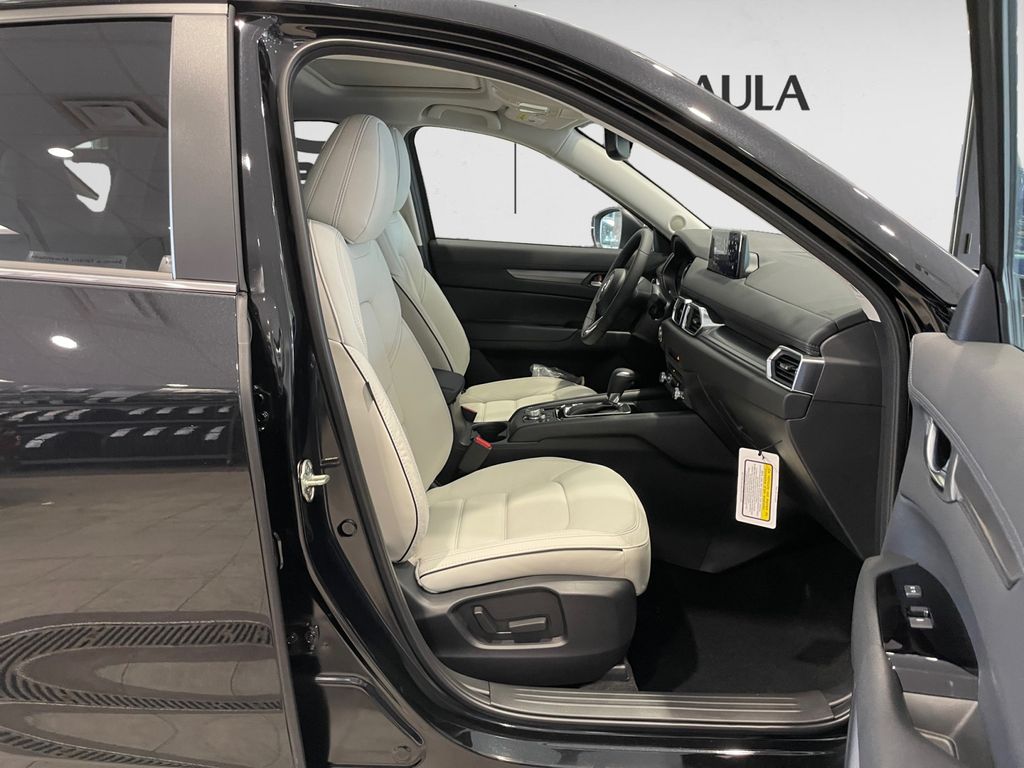 2025 Mazda CX-5 2.5 S Preferred photo 15
