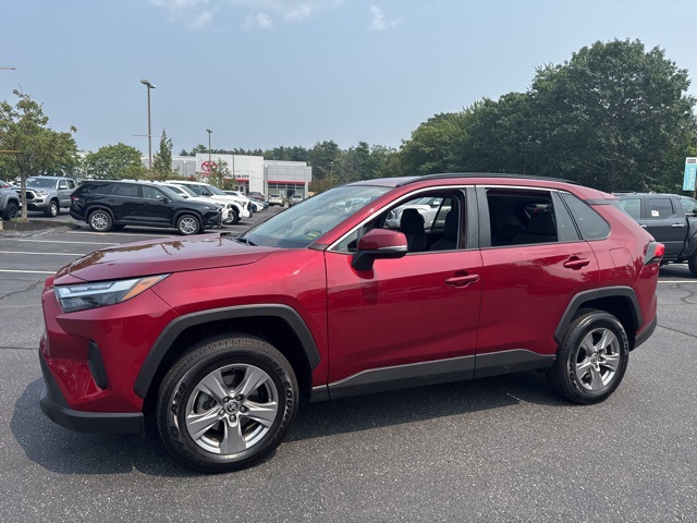2022 Toyota RAV4 XLE photo 4
