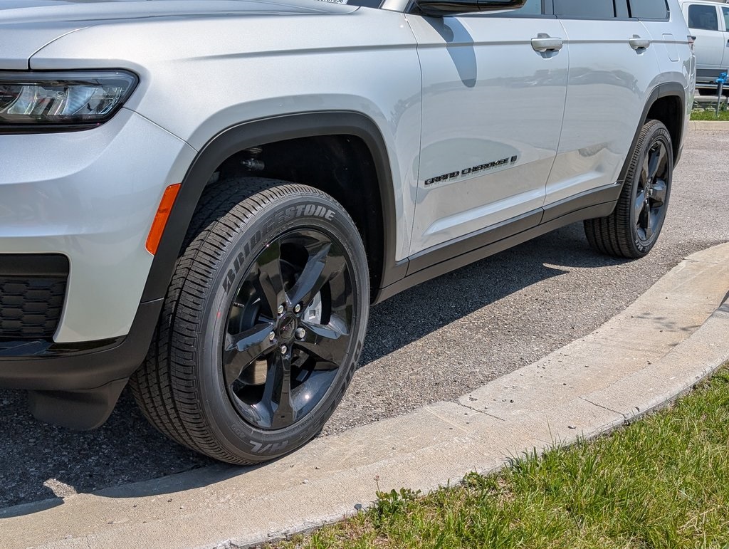 2025 Jeep Grand Cherokee Altitude X photo 2