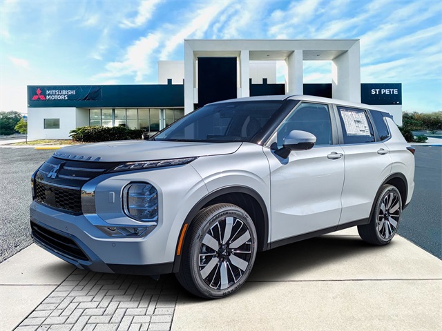 2025 Mitsubishi Outlander SE's photo