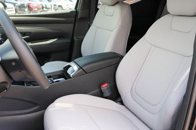 New 2025 Black Hyundai SEL FWD image 9