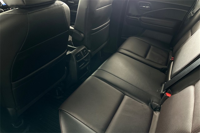 2023 Honda Ridgeline Black Edition photo 14