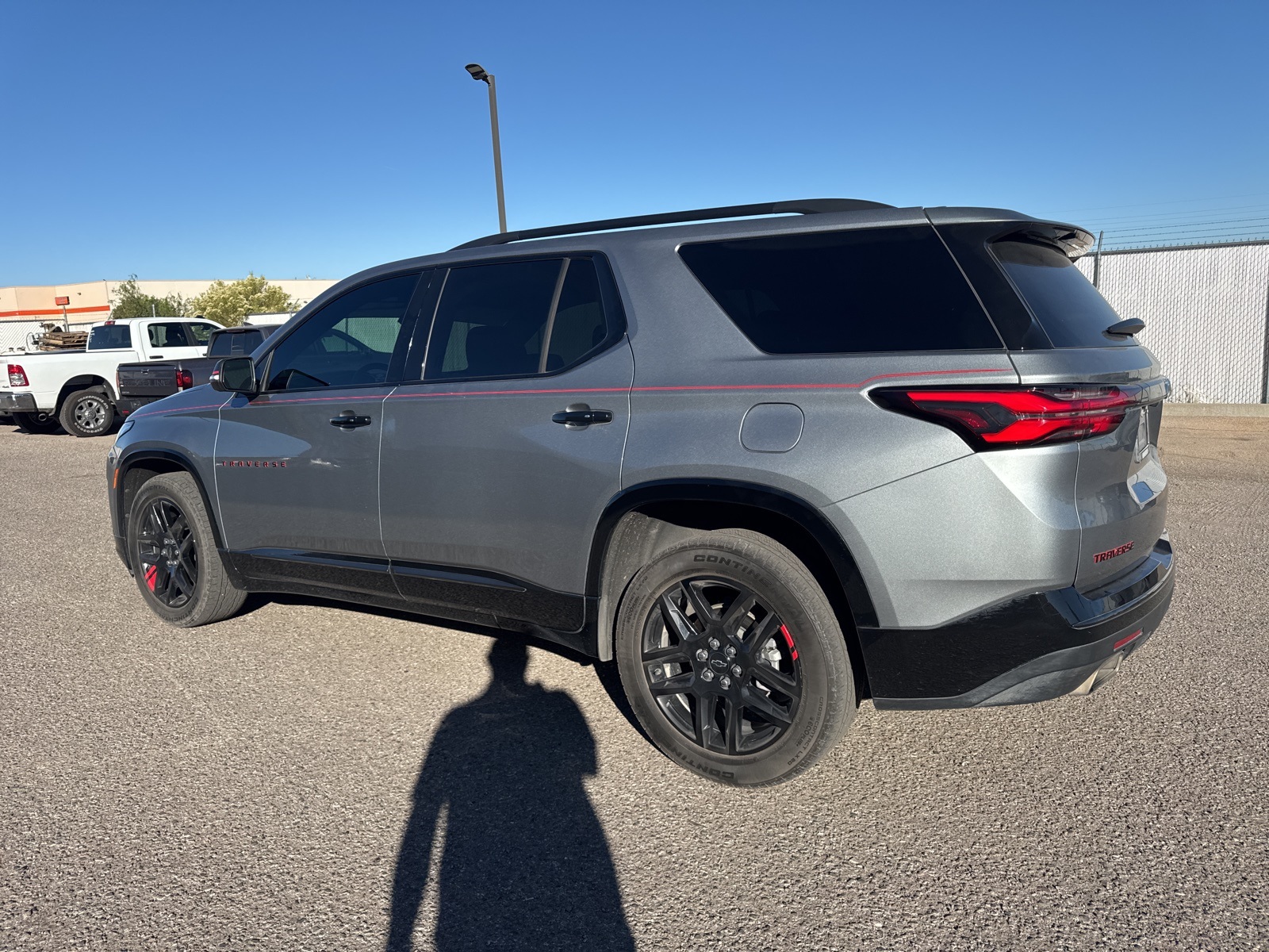 2023 Chevrolet Traverse Premier photo 2
