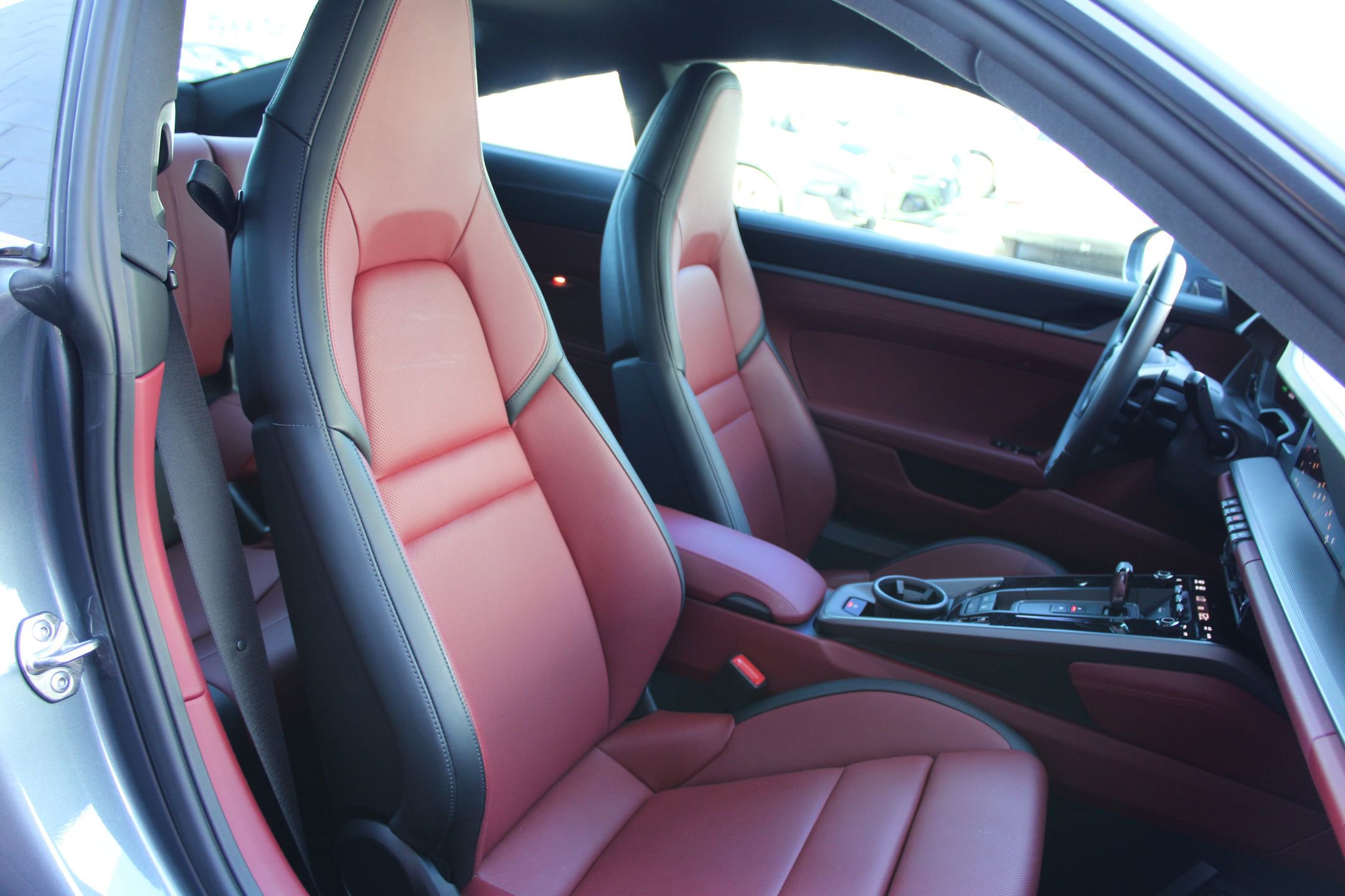 2025 Porsche 911 photo 23