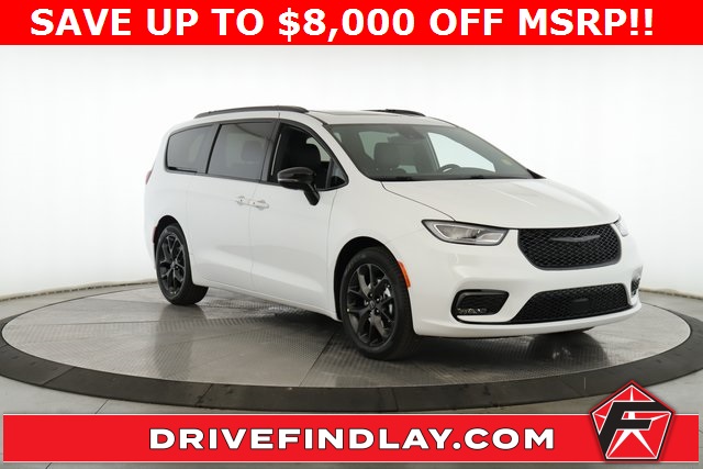 2026 Chrysler Pacifica Limited's photo