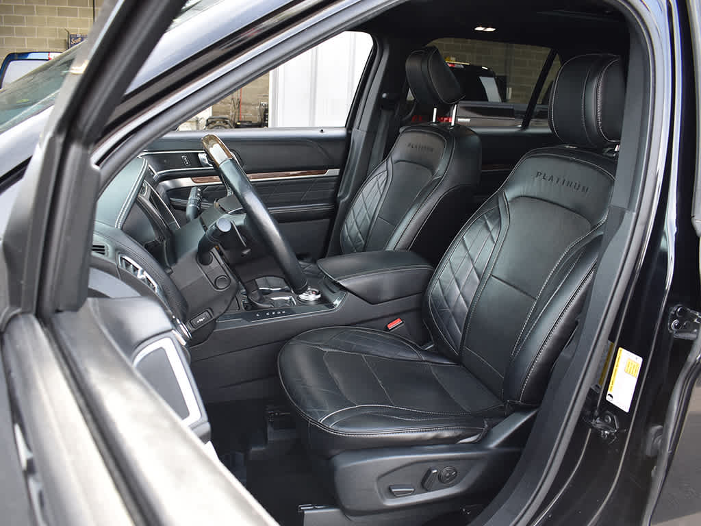 2019 Ford Explorer Platinum photo 3