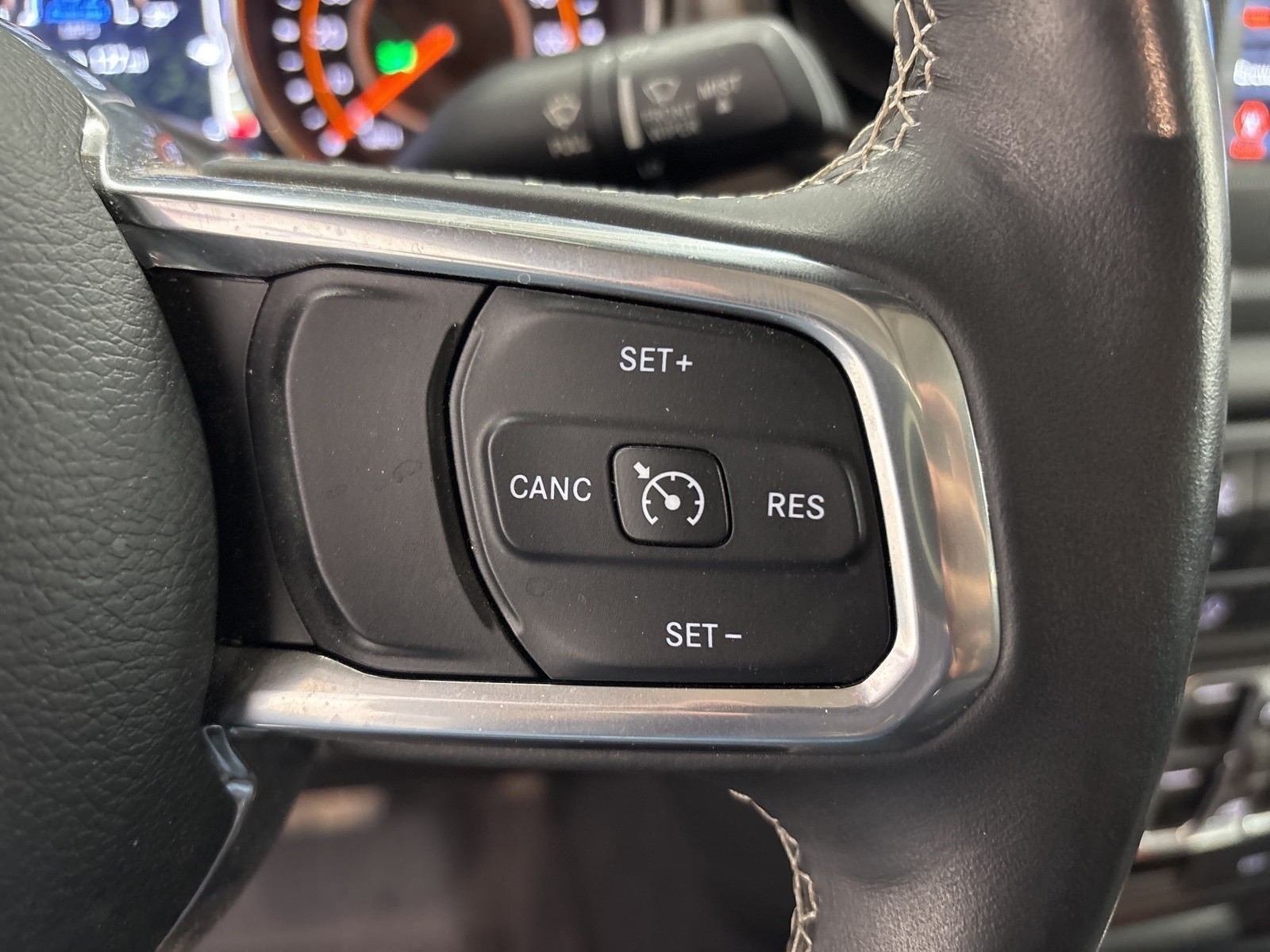 2020 Jeep Gladiator Sport photo 11