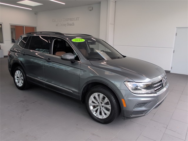 2018 Volkswagen Tiguan SEL photo 2