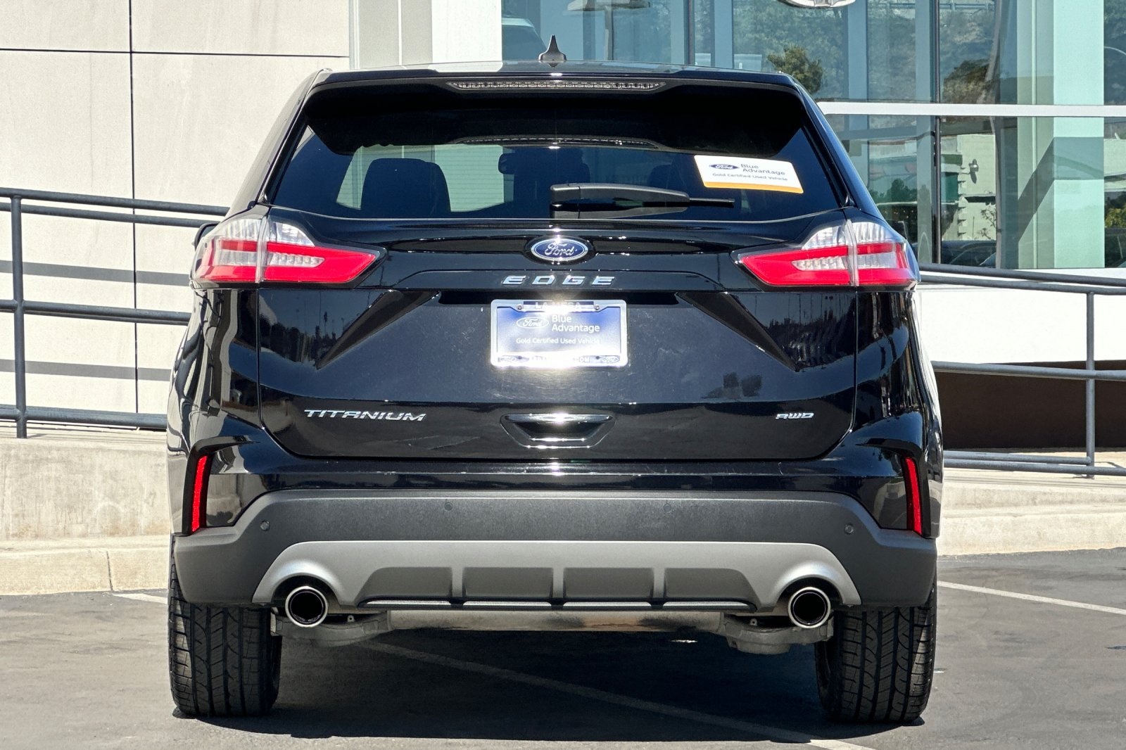 2024 Ford Edge Titanium photo 4
