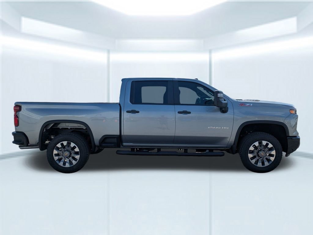 2026 Chevrolet Silverado 2500HD Custom photo 5