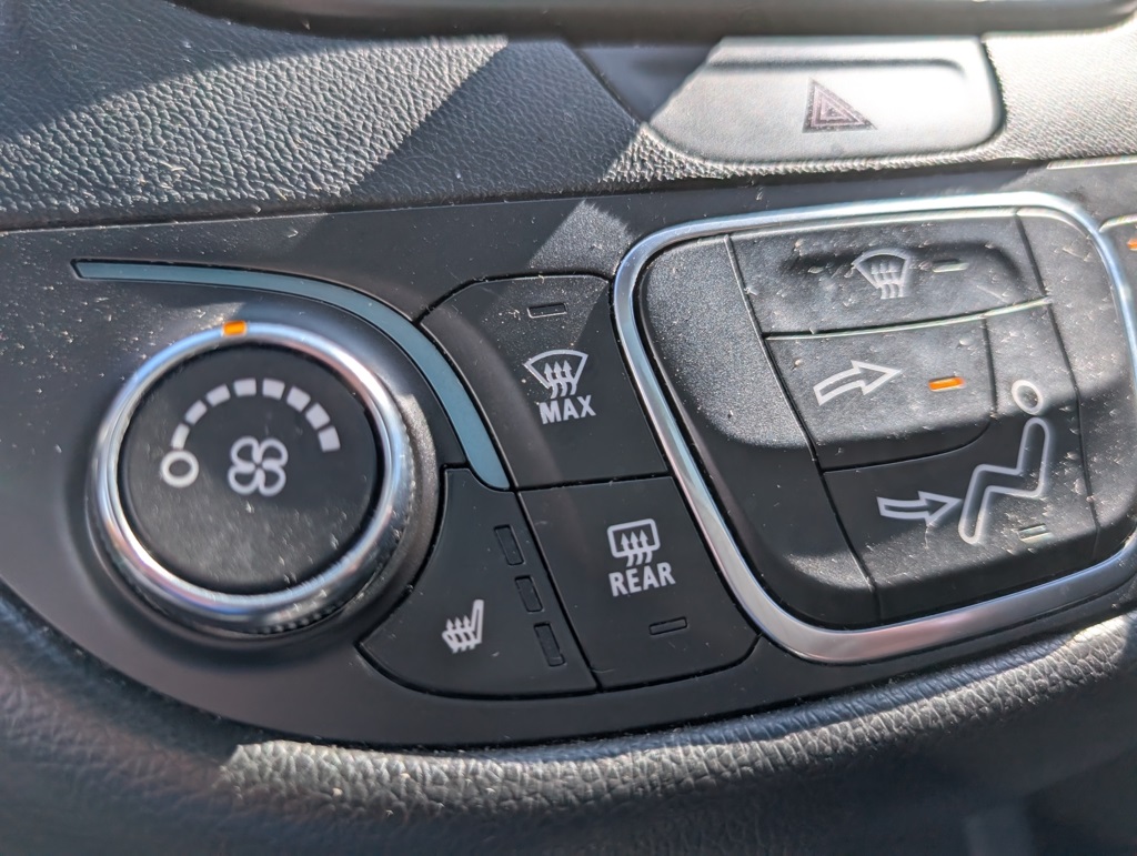 2017 Chevrolet Malibu 1LT photo 15