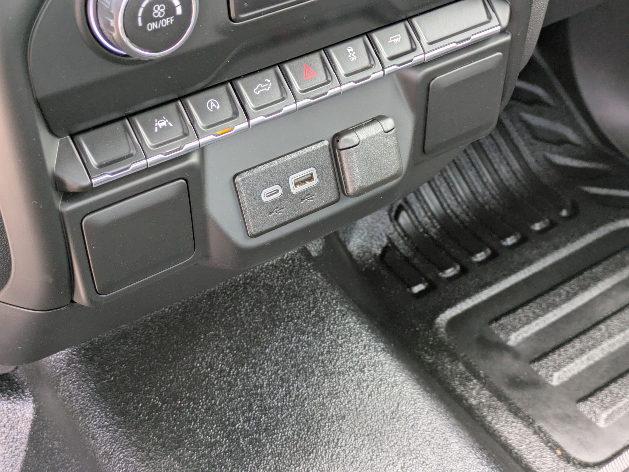 2024 Chevrolet Silverado 1500 Work Truck photo 18