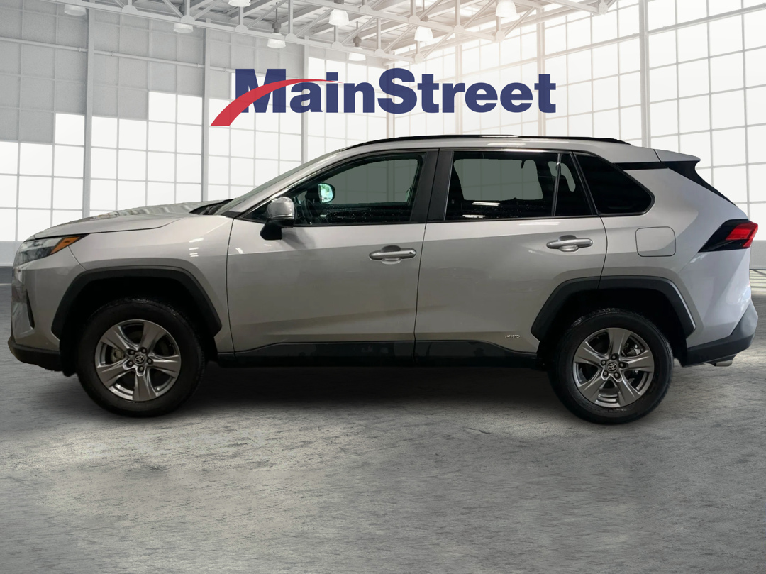 Used 2024 Toyota RAV4 XLE with VIN 2T3RWRFV4RW200823 for sale in Kansas City