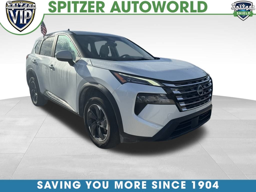 2024 Nissan Rogue SV's photo