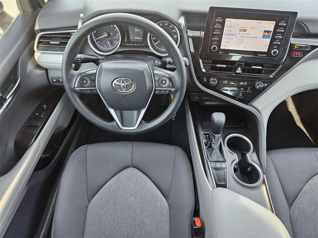 2022 Toyota Camry LE photo 22