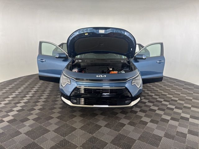 2024 Kia Niro Plug-In Hybrid SX photo 11