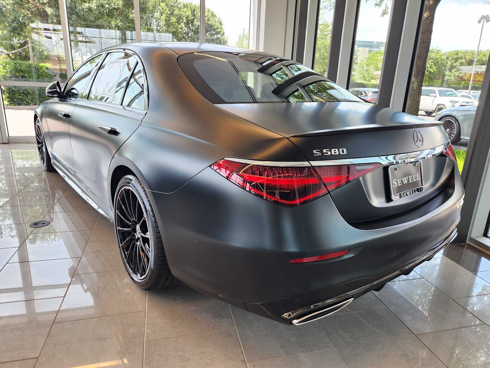2025 Mercedes Benz S 450 580 photo 3