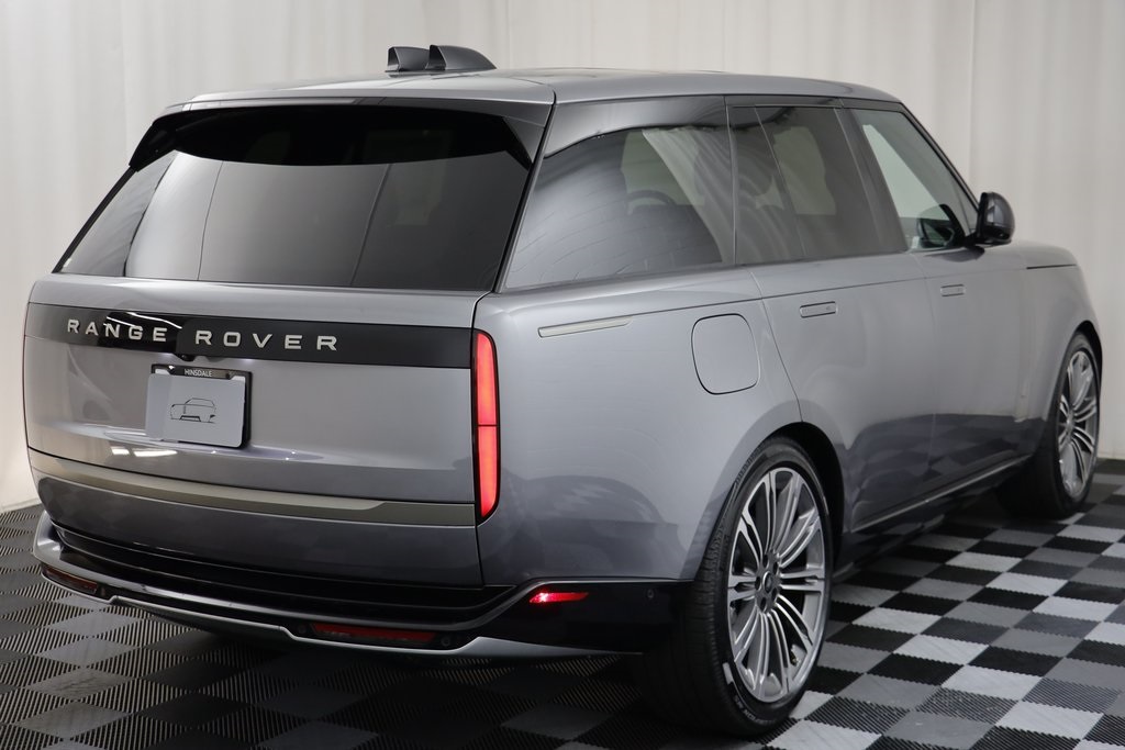2025 Land Rover Range Rover SE photo 17