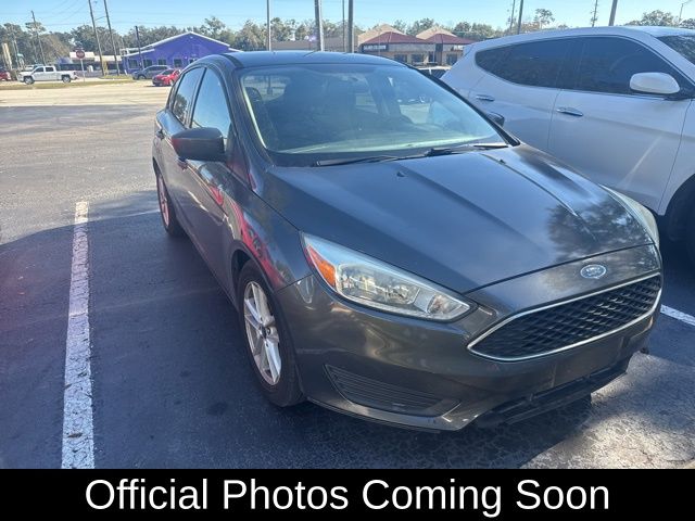 2018 Ford Focus SE's photo