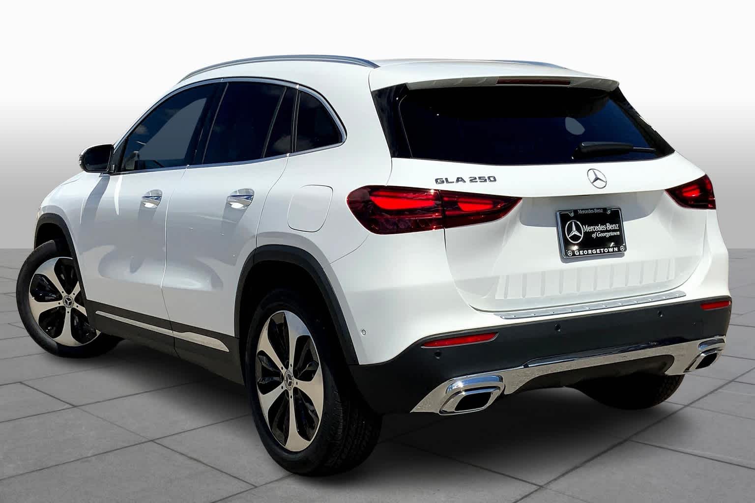 2025 Mercedes Benz GLA 250 photo 3