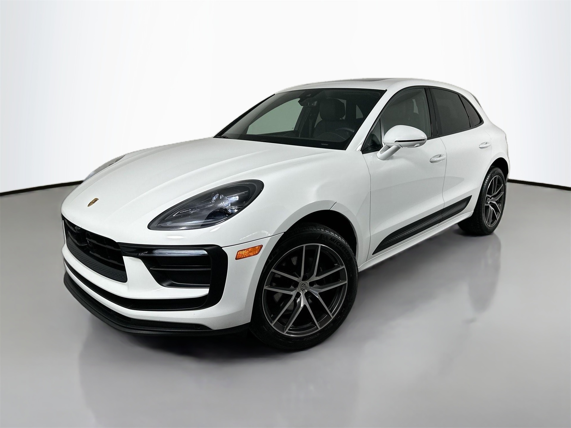 2023 Porsche Macan Base's photo