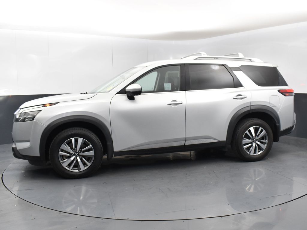 2024 Nissan Pathfinder SL photo 4
