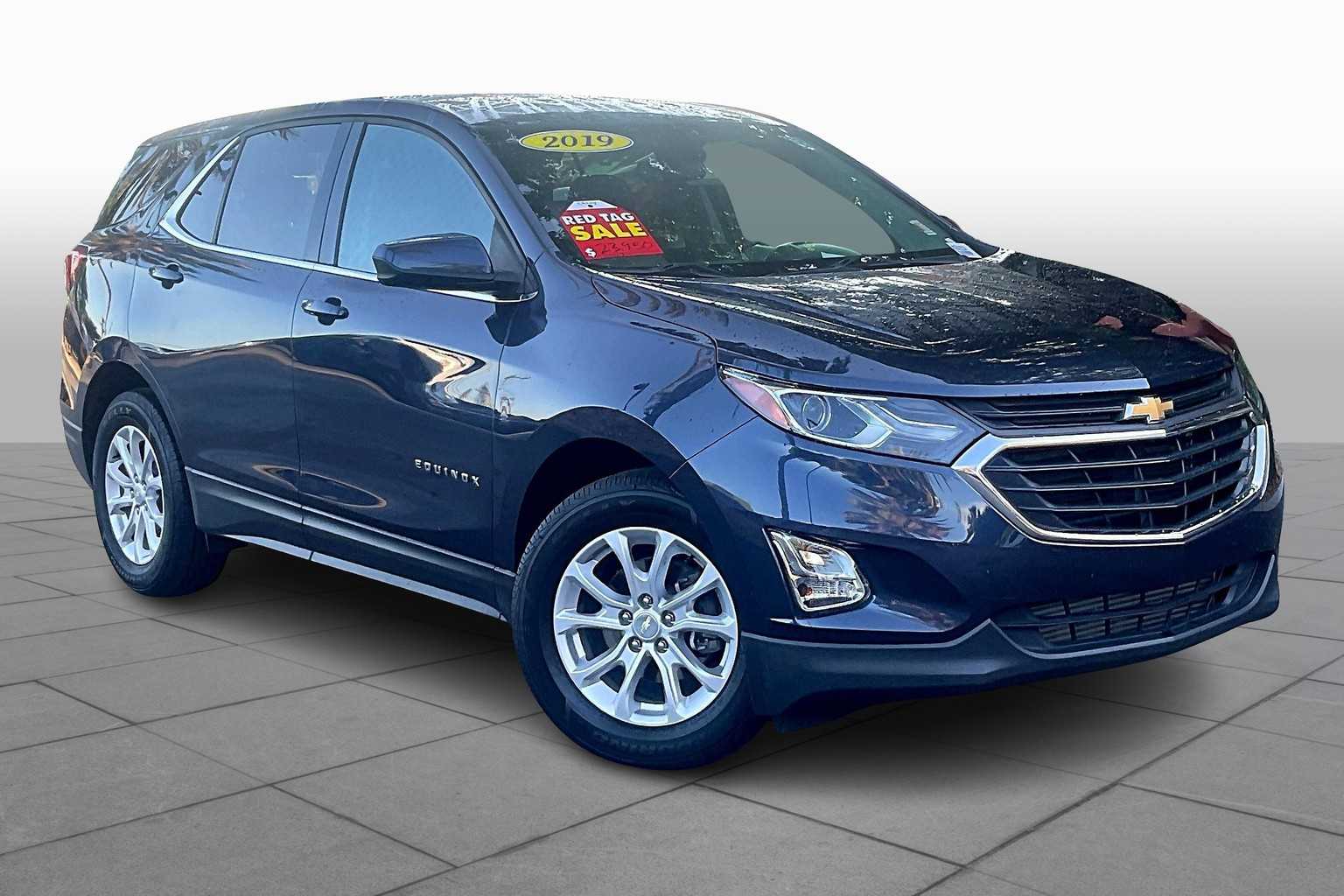 2019 Chevrolet Equinox LT photo 2